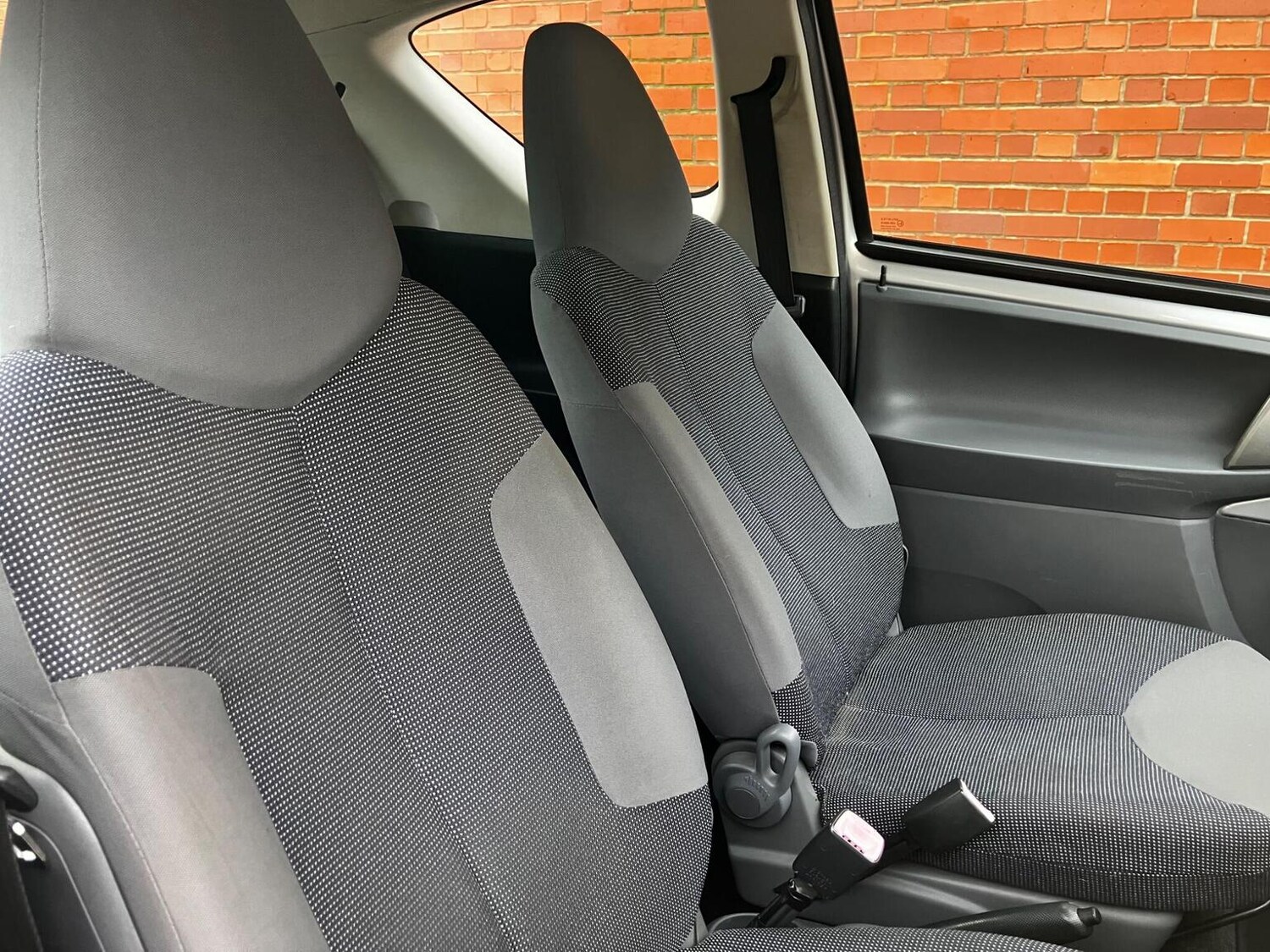 Used Peugeot 107 2013 for sale - 76935294: Photo 4