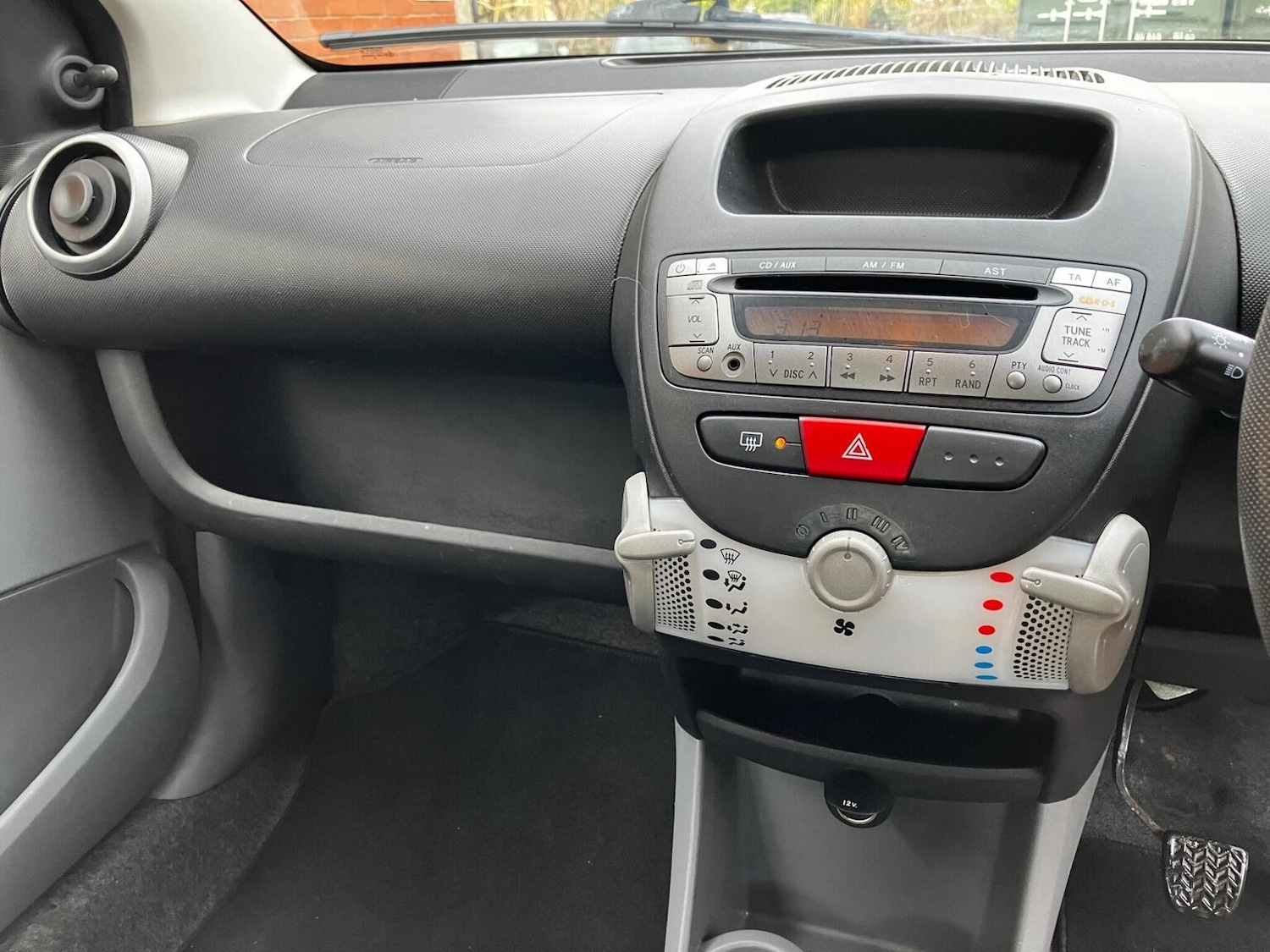 Used Peugeot 107 2013 for sale - 76935294: Photo 5