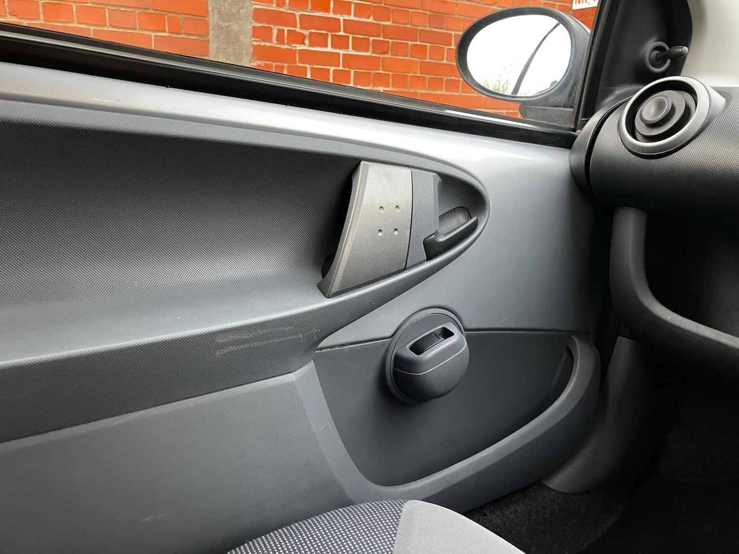 Used Peugeot 107 2013 for sale - 76935294: Photo 7