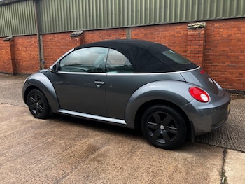 Used Volkswagen Beetle 2011 for sale - 78826016: Photo