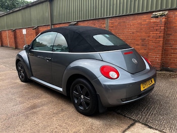 Used Volkswagen Beetle 2011 for sale - 78826016: Photo