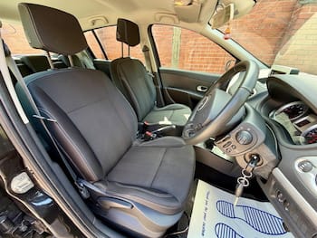 Used Renault Clio 2011 for sale - 79637672: Photo