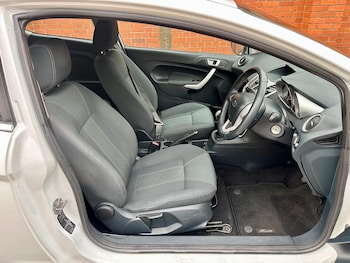 Used Ford Fiesta 2011 for sale - 77233762: Photo