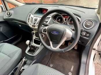 Used Ford Fiesta 2011 for sale - 77233762: Photo