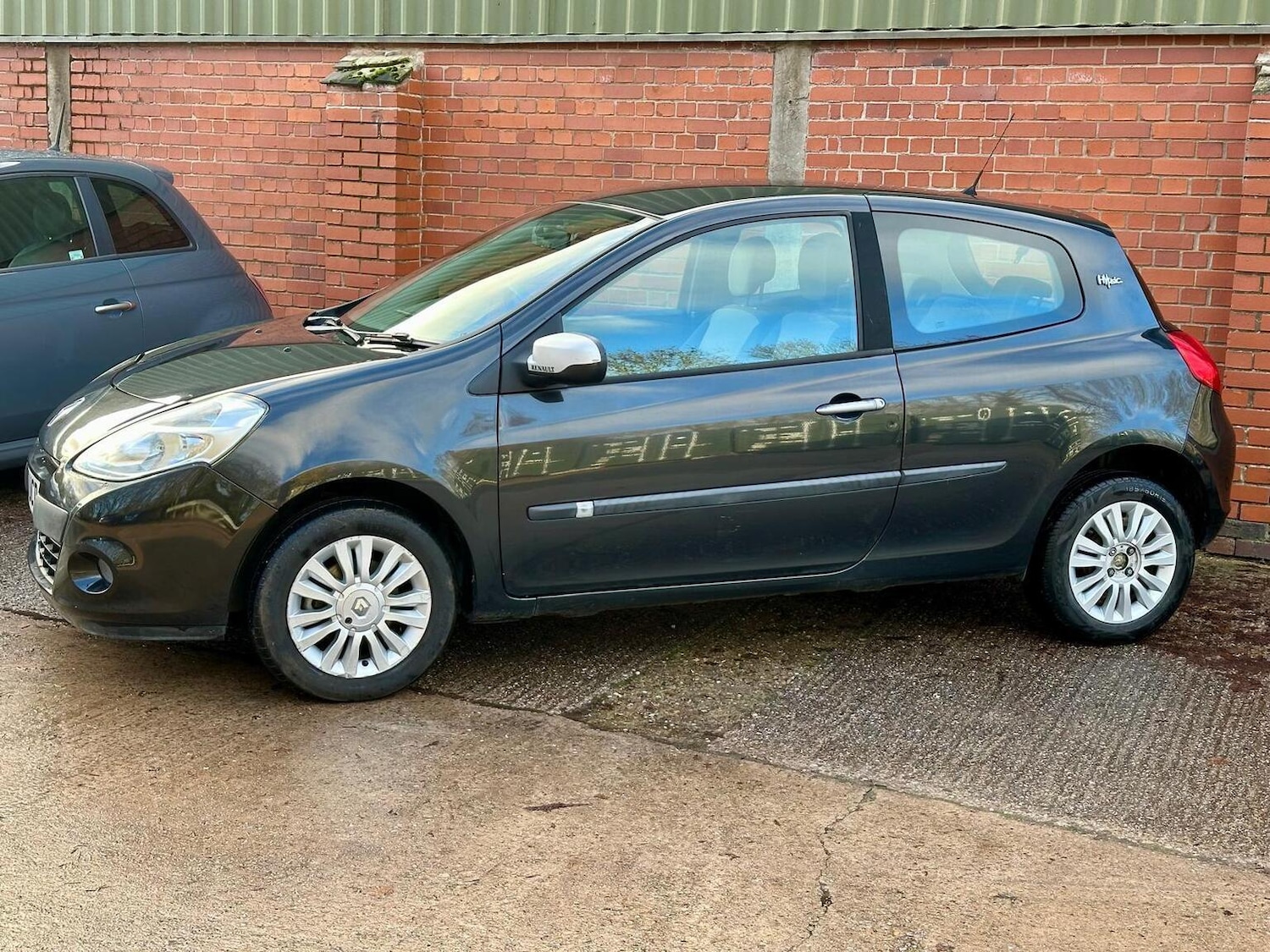 Used Renault Clio 2010 for sale - 76896913: Photo 14