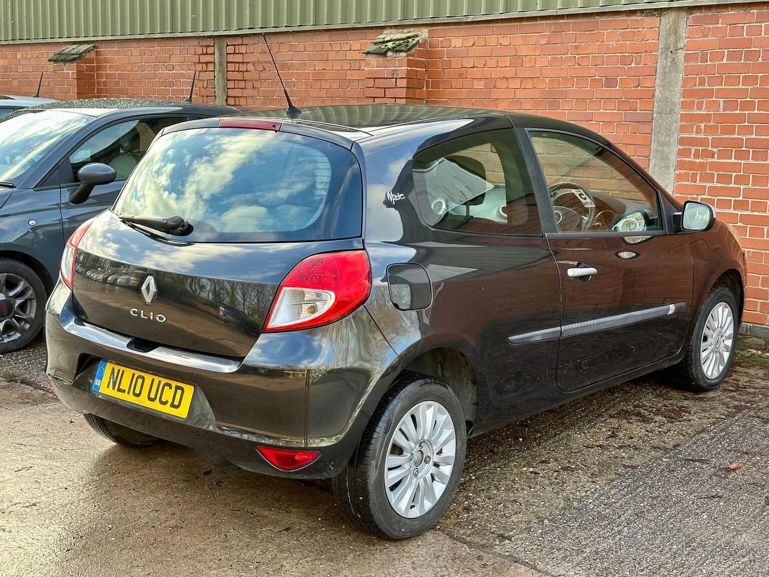 Used Renault Clio 2010 for sale - 76896913: Photo 20