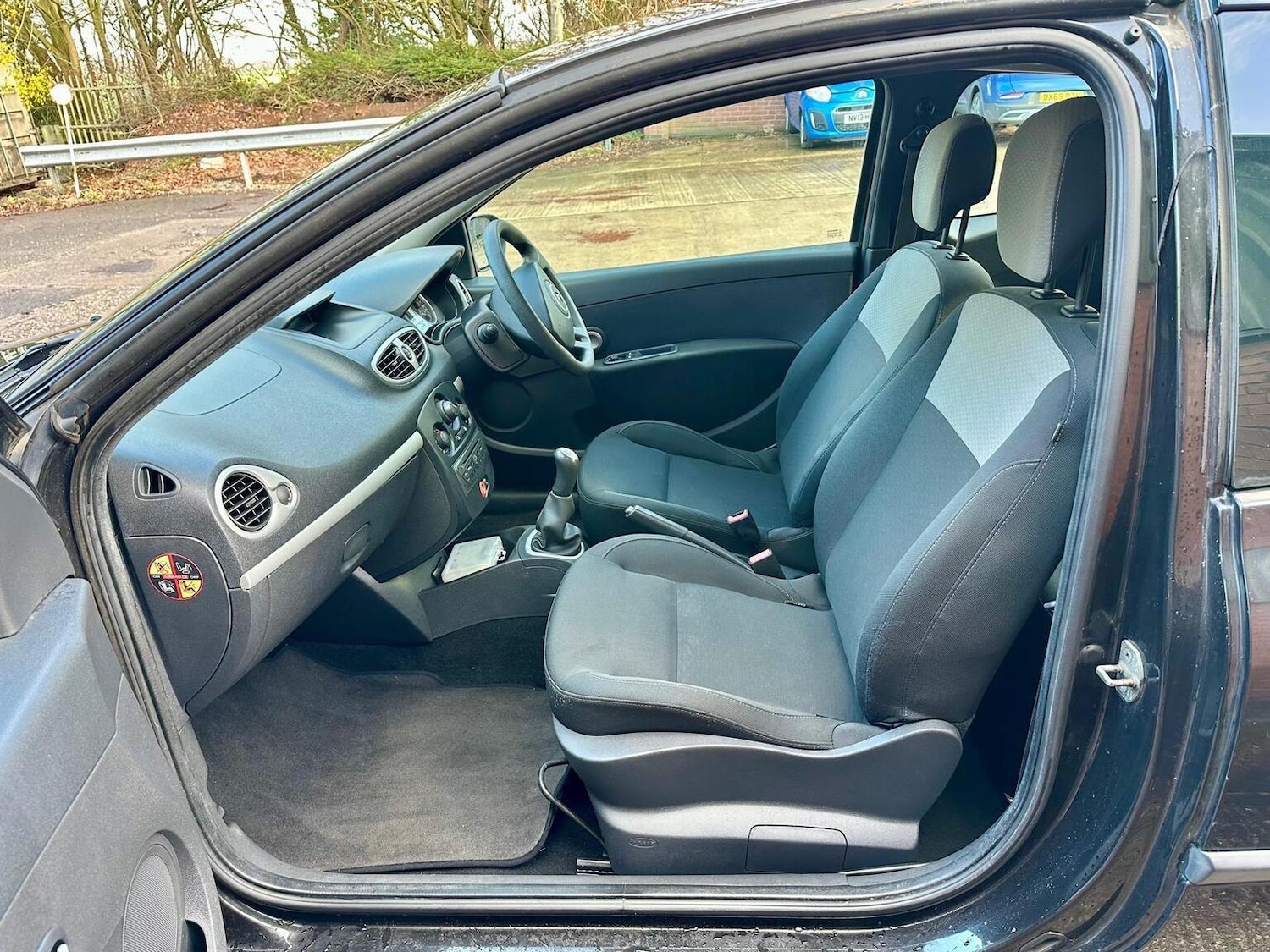 Used Renault Clio 2010 for sale - 76896913: Photo 4