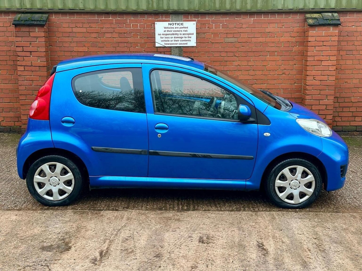 Used Peugeot 107 2011 for sale - 77508529: Photo 12
