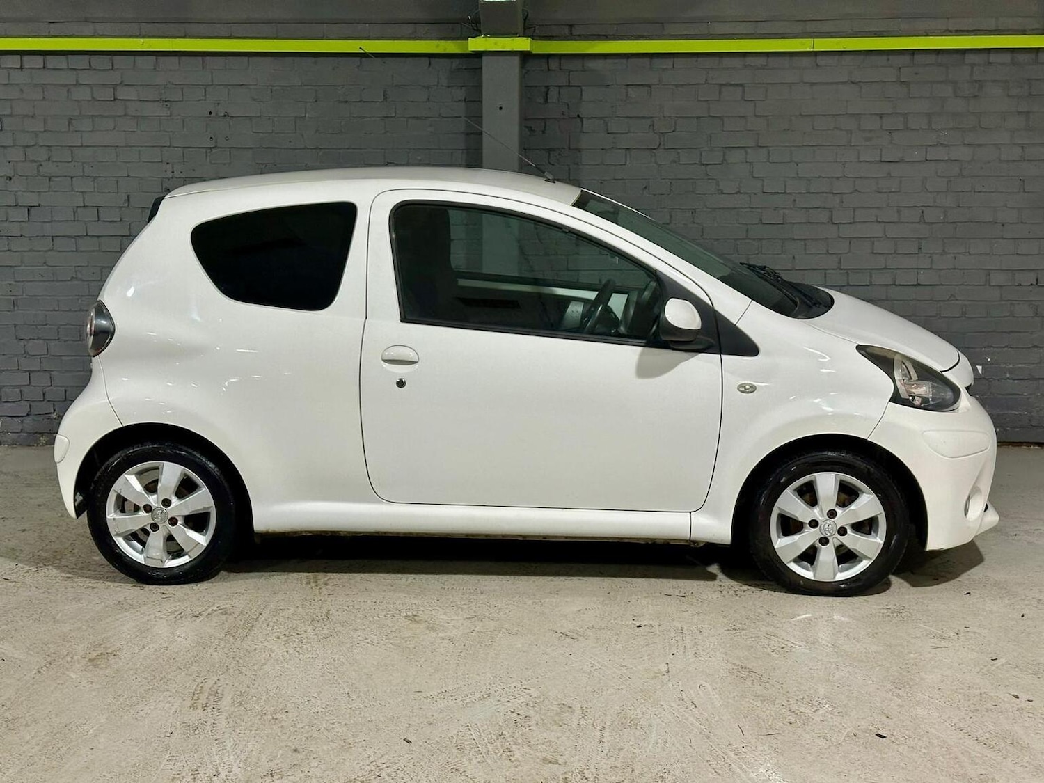 Used Toyota AYGO 2013 for sale - 77296810: Photo 24