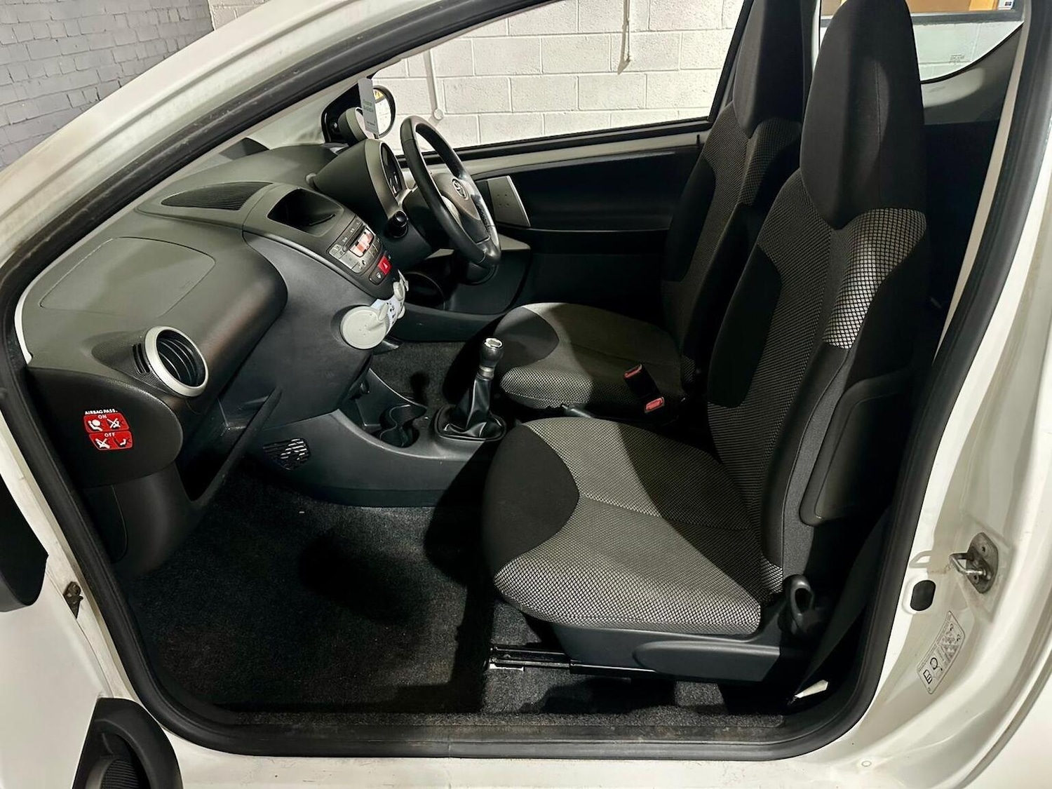 Used Toyota AYGO 2013 for sale - 77296810: Photo 4