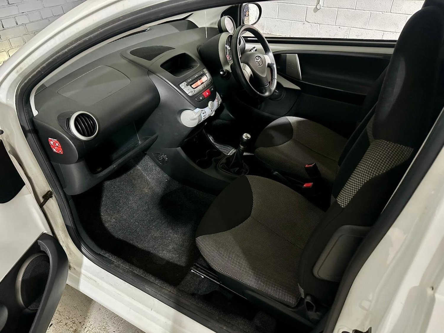 Used Toyota AYGO 2013 for sale - 77296810: Photo 6