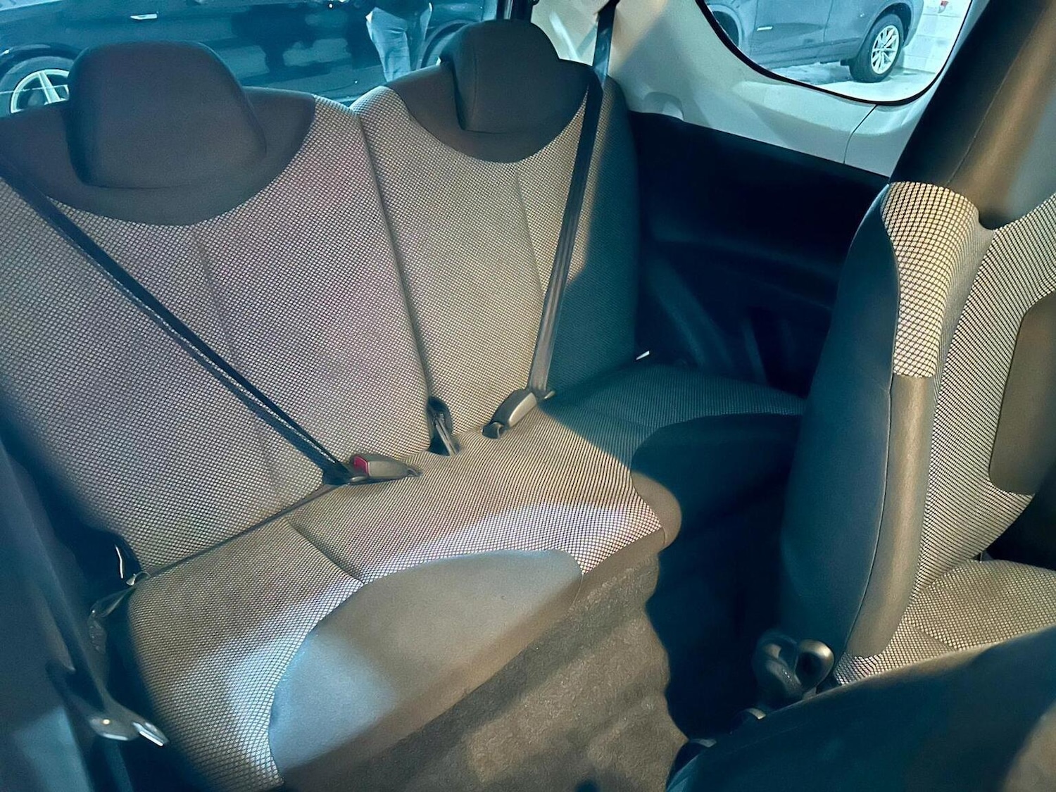 Used Toyota AYGO 2013 for sale - 77296810: Photo 7