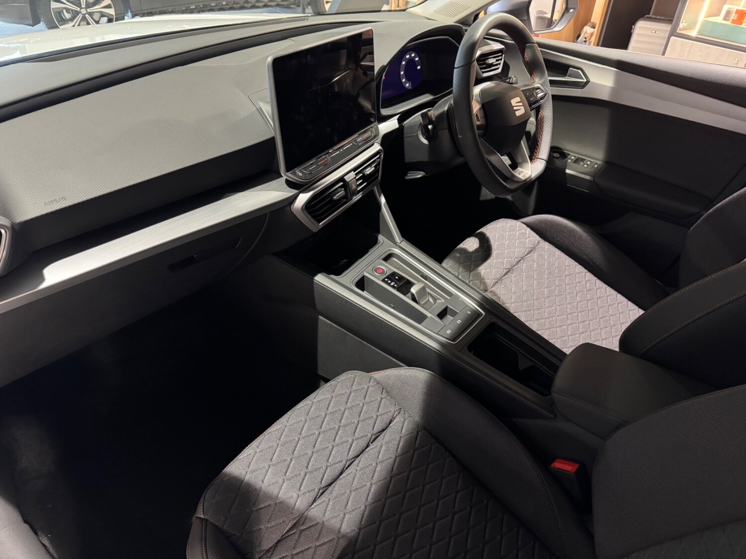 Used SEAT Leon 2025 for sale - 76869359: Photo 11