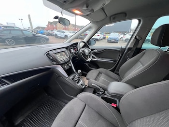 Used Vauxhall Zafira Tourer 2016 for sale - 76999321: Photo