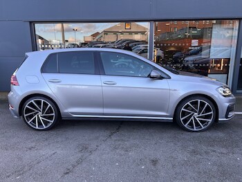 Used Volkswagen Golf 2017 for sale - 77158010: Photo
