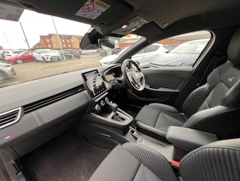 Used Renault Clio 2025 for sale - 77600297: Photo