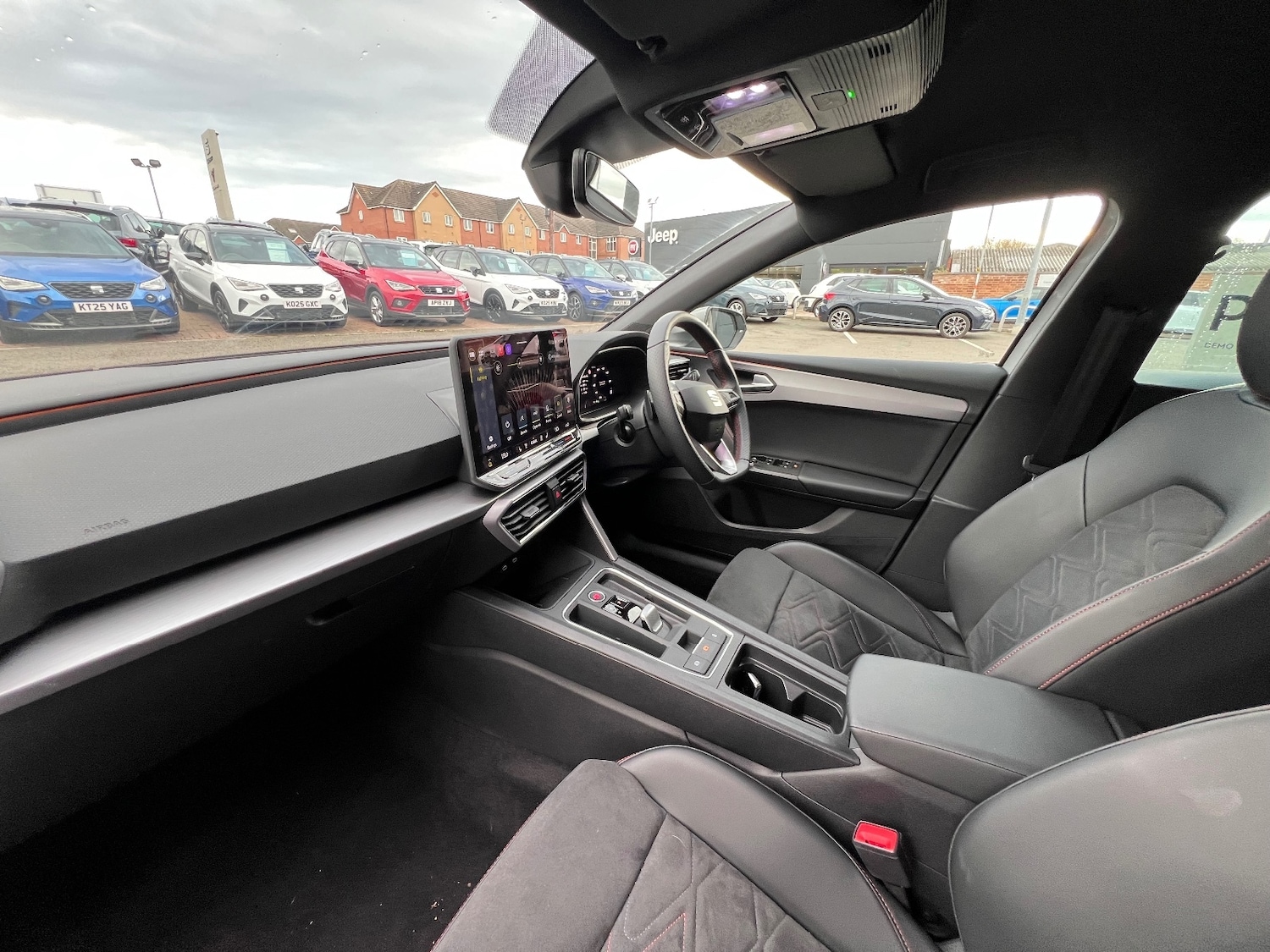 Used SEAT Leon 2025 for sale - 76869356: Photo 2