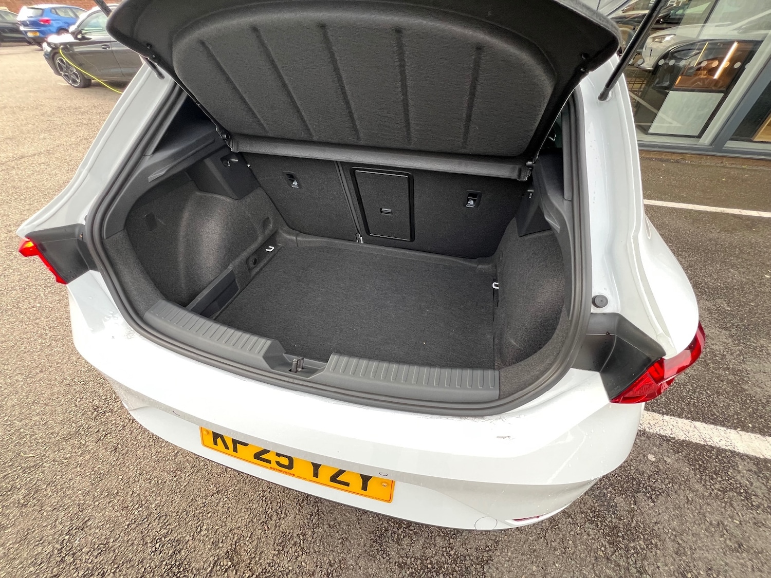 Used SEAT Leon 2025 for sale - 76869356: Photo 9