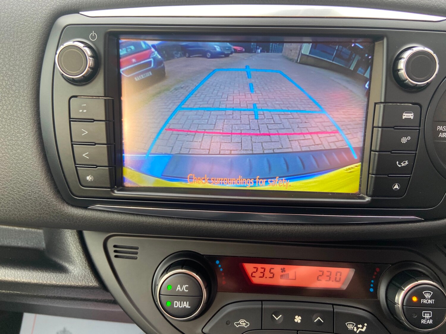 Used Toyota Yaris 2014 for sale - 61547324: Photo 22
