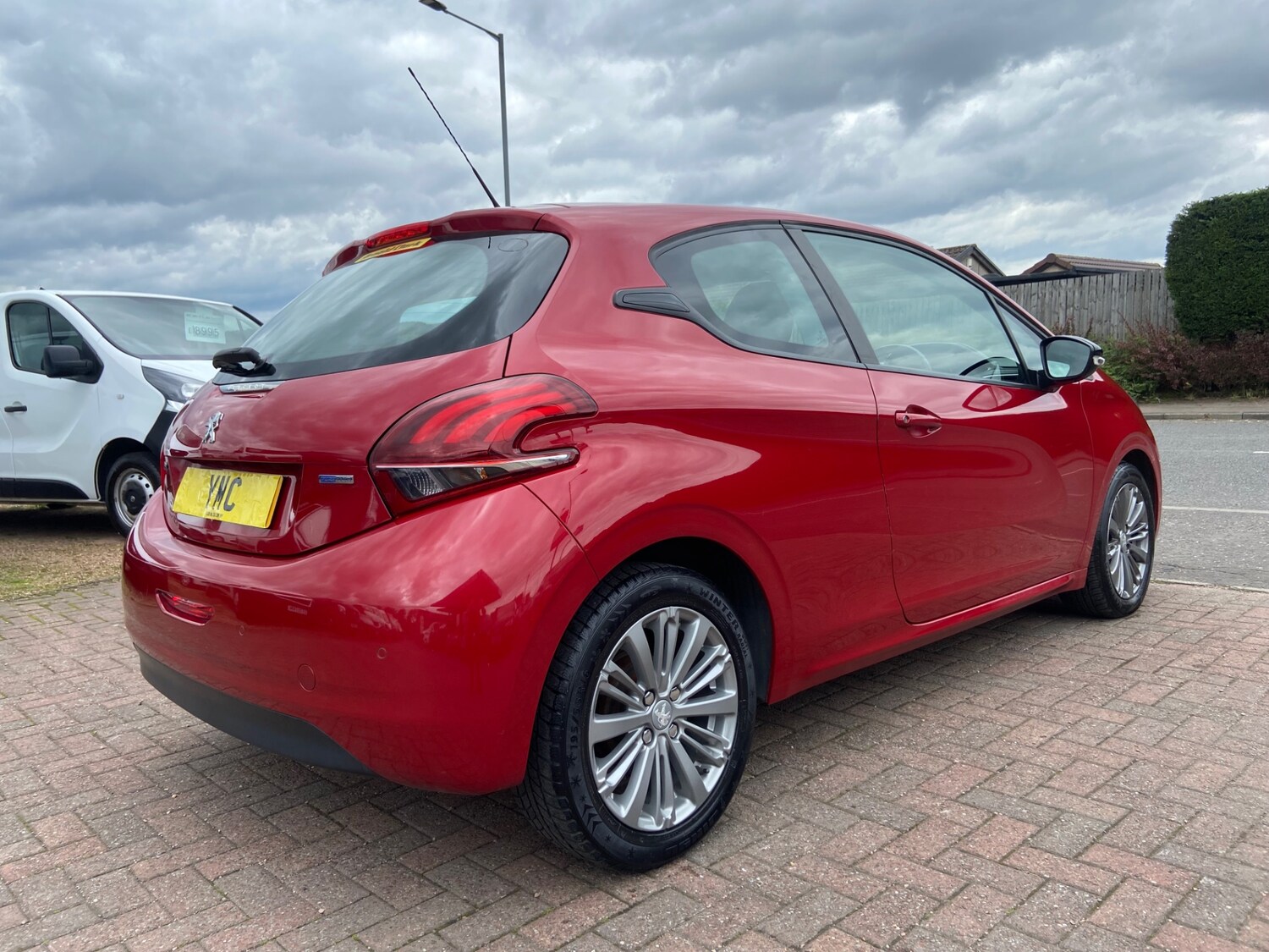 Used Peugeot 208 2017 for sale - 75931730: Photo 19