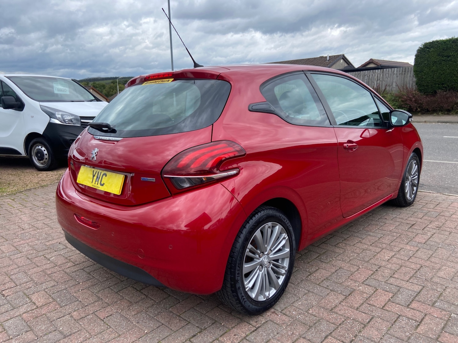 Used Peugeot 208 2017 for sale - 75931730: Photo 8