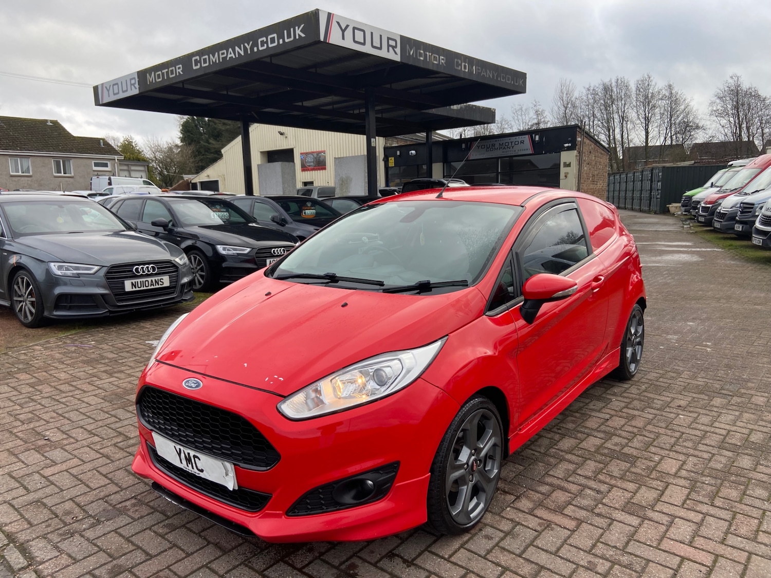 Used Ford Fiesta 2016 for sale - 77329401: Photo 2