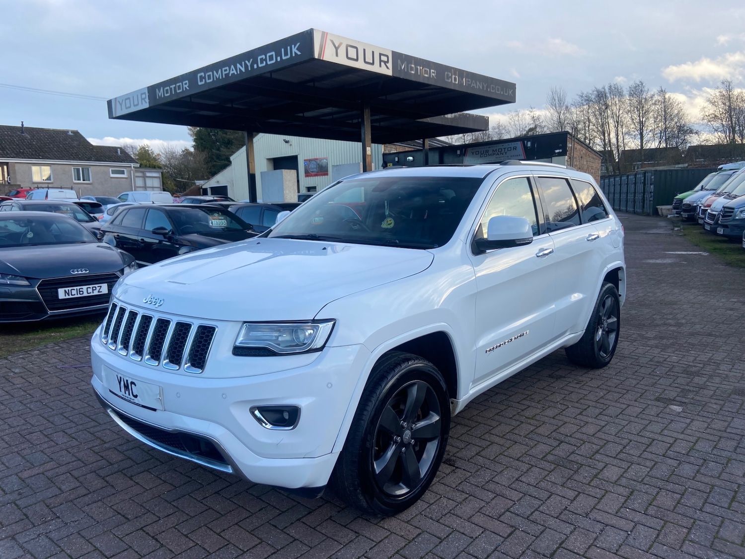 Used Jeep Grand Cherokee 2016 for sale - 76577520: Photo 1