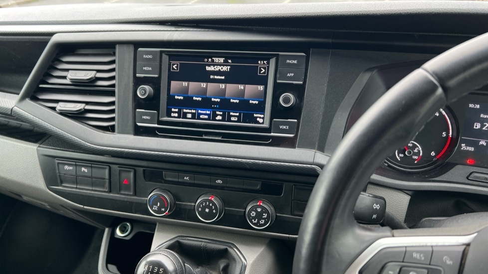 Used Volkswagen Transporter 2024 for sale - 76894765: Photo 12