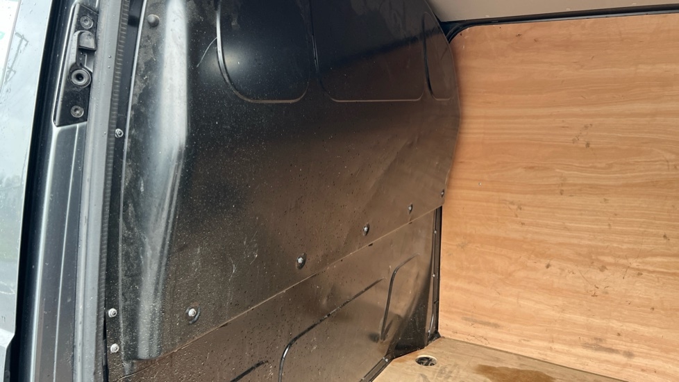 Used Volkswagen Transporter 2024 for sale - 76894765: Photo 15