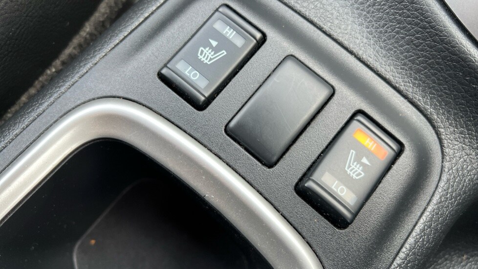 Used Nissan Navara 2020 for sale - 76861806: Photo 32