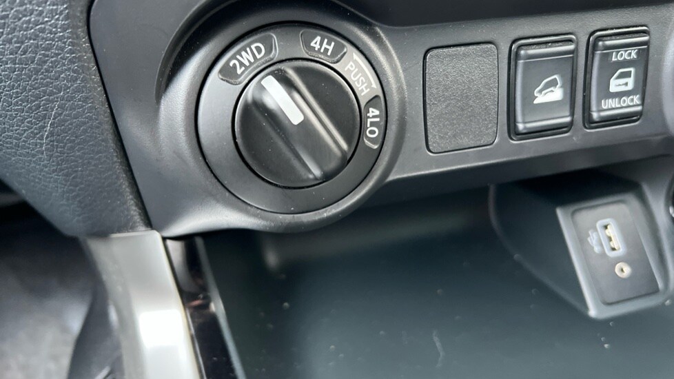 Used Nissan Navara 2020 for sale - 76861806: Photo 35