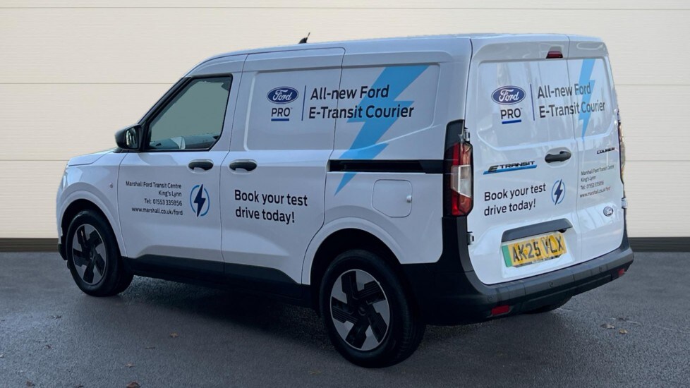 Used Ford Transit Courier 2025 for sale - 76372958: Photo 2
