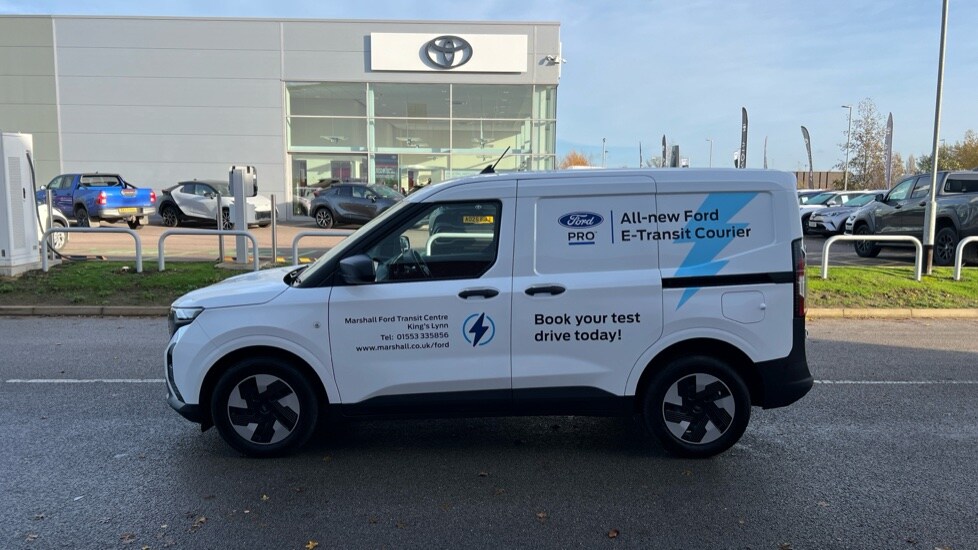 Used Ford Transit Courier 2025 for sale - 76372958: Photo 8