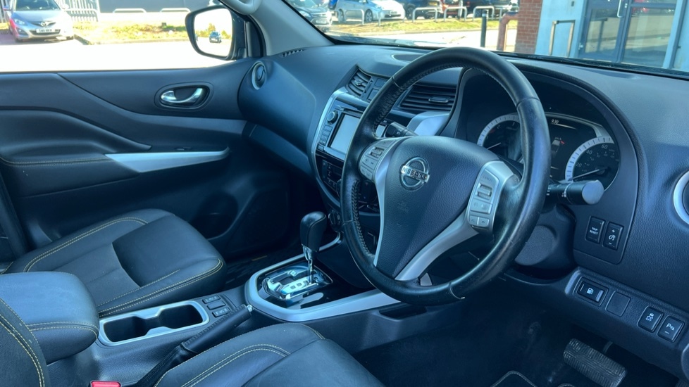 Used Nissan Navara 2018 for sale - 75758852: Photo 10