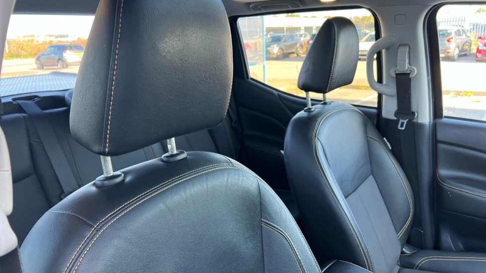 Used Nissan Navara 2018 for sale - 75758852: Photo 26