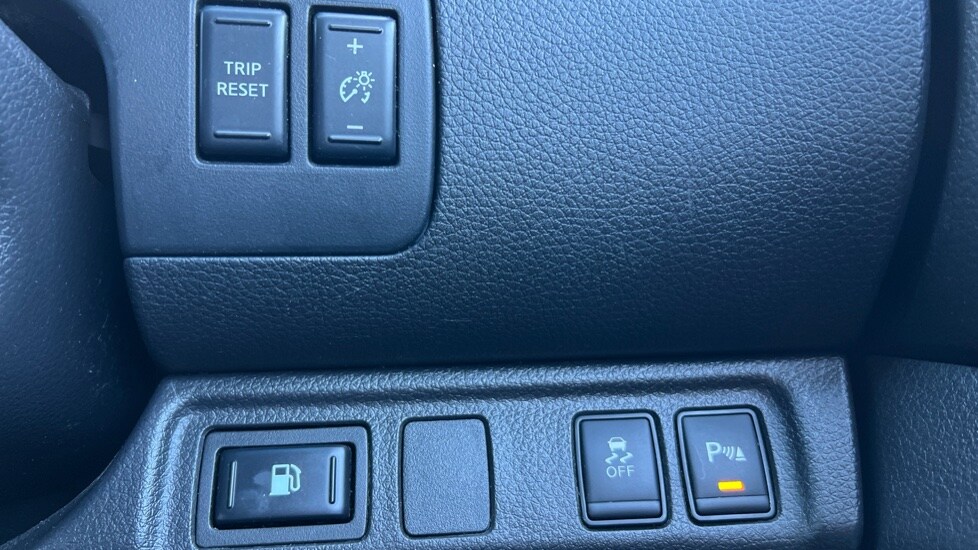 Used Nissan Navara 2018 for sale - 75758852: Photo 27