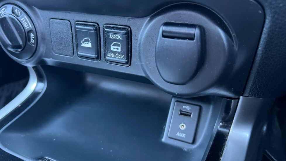 Used Nissan Navara 2018 for sale - 75758852: Photo 31