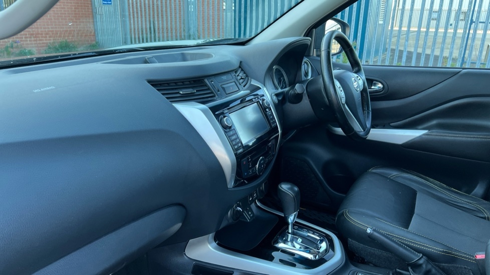 Used Nissan Navara 2018 for sale - 75758852: Photo 9
