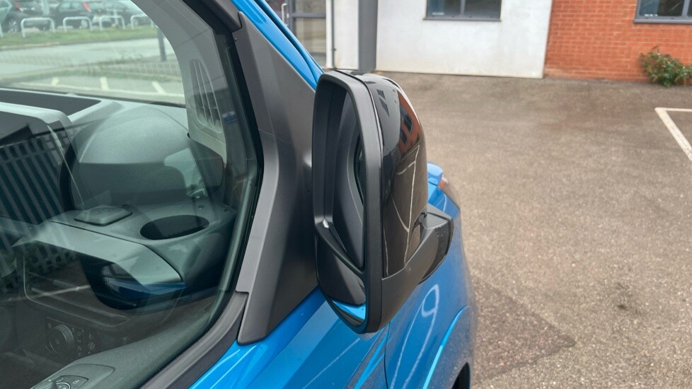 Used Ford Transit Custom 2025 for sale - 76372797: Photo 40