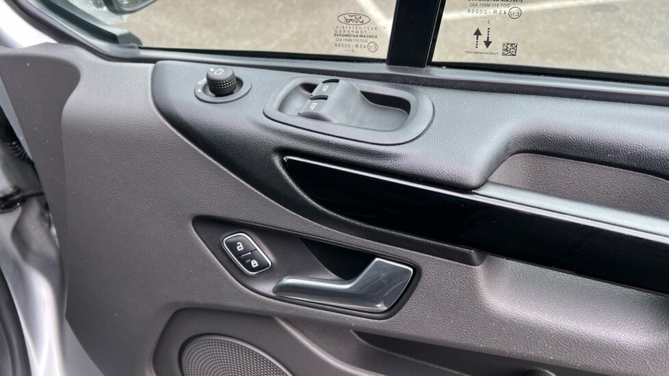 Used Ford Transit Custom 2023 for sale - 76696382: Photo 38