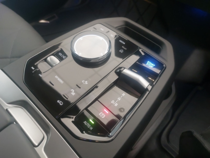 Used BMW iX 2025 for sale - 76940560: Photo 10