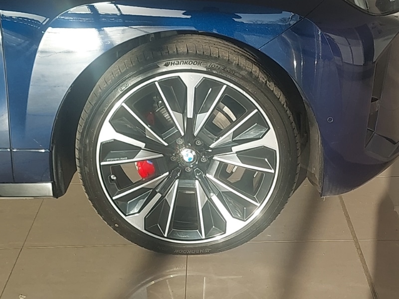 Used BMW iX 2025 for sale - 76940560: Photo 14