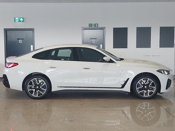 Used BMW i4 2025 for sale - 76233641: Photo 2
