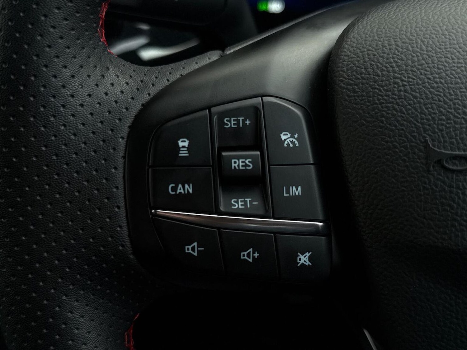 Used Ford Focus 2022 for sale - 77028128: Photo 28