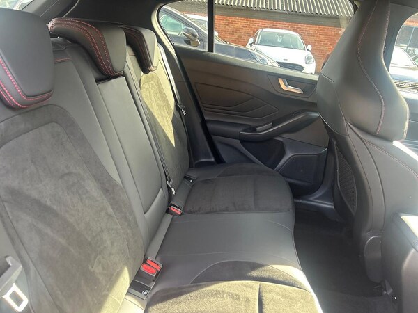 Used Ford Focus 2023 for sale - 76198456: Photo 16