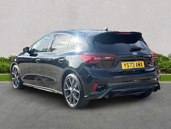 Used Ford Focus 2023 for sale - 76198456: Photo 2
