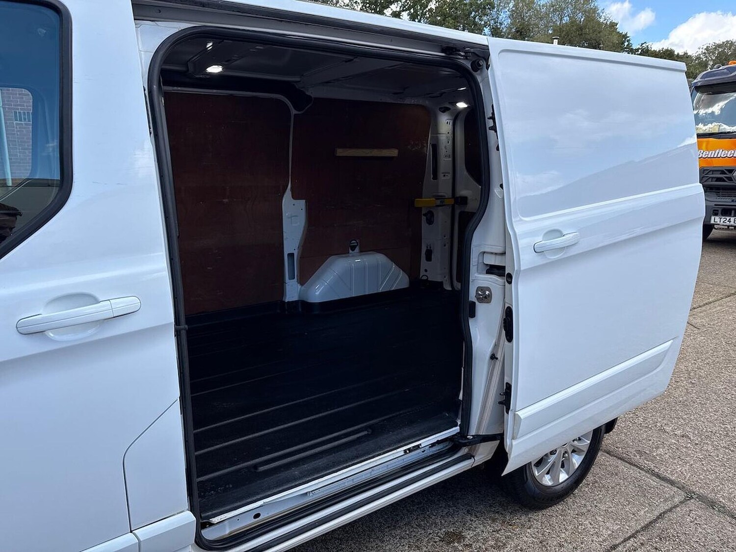 Used Ford Transit Custom 2020 for sale - 76027527: Photo 31