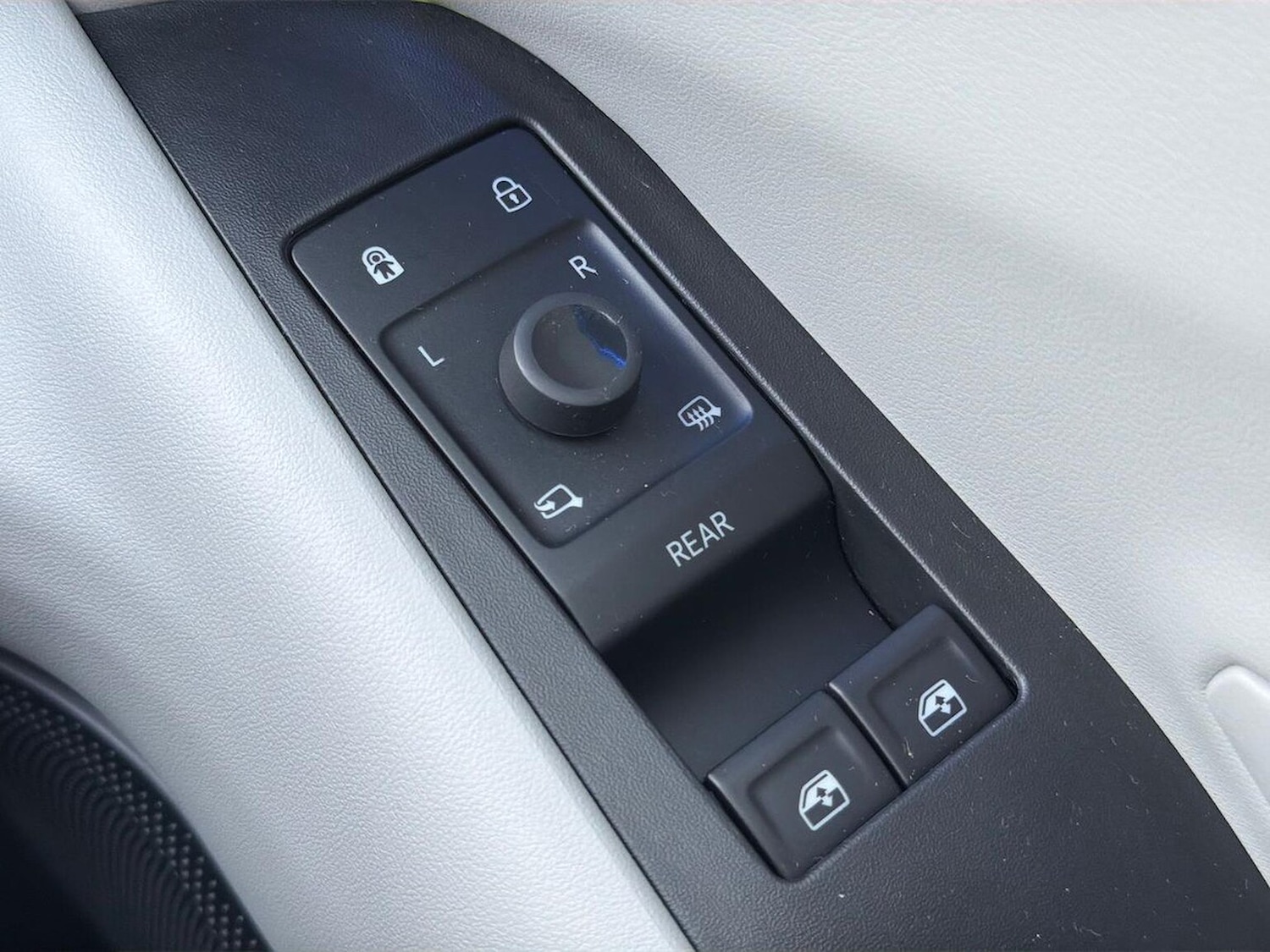 Used Ford Explorer 2025 for sale - 76935394: Photo 21