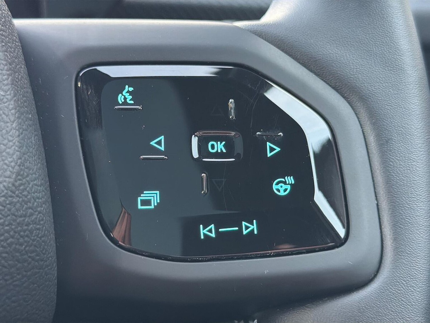 Used Ford Explorer 2025 for sale - 76935394: Photo 27