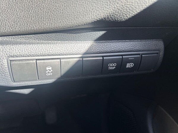 Used Toyota Corolla 2023 for sale - 76187194: Photo 33